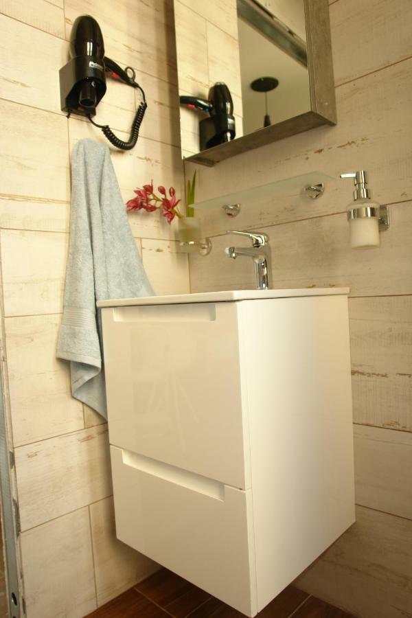 "Green Apartment" Close To Port & Center - Parking Patras Luaran gambar