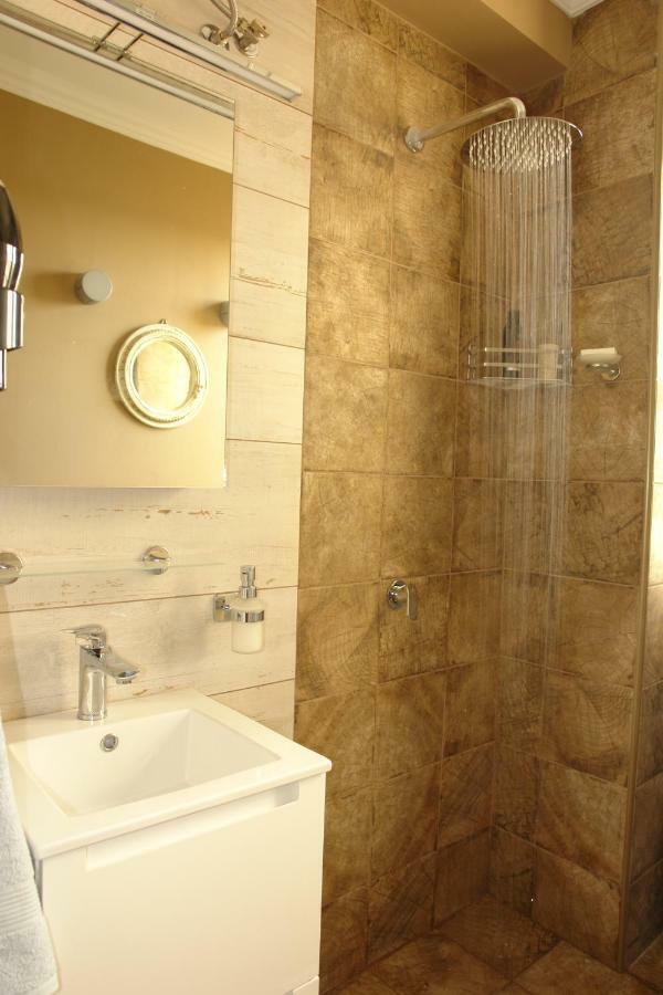 "Green Apartment" Close To Port & Center - Parking Patras Luaran gambar